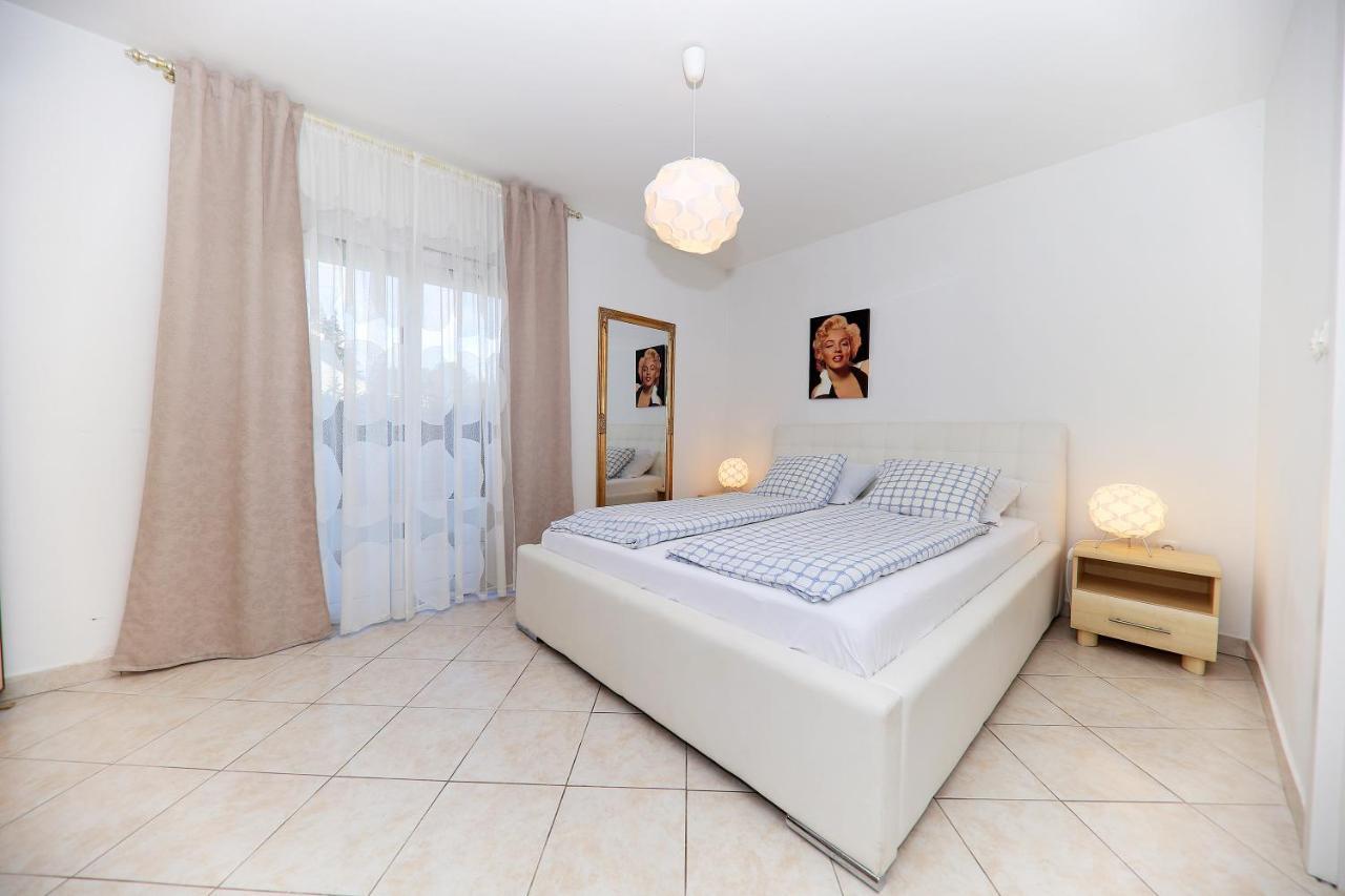 Sonja Apartment